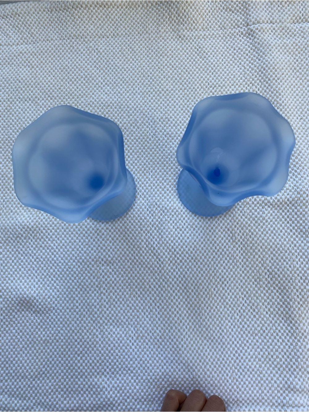 Pair of Indiana Glass Blue Frosted Glass Goblets - Picture 2 of 4